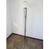 Minimalistyczna lampa podłogowa vintage